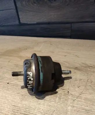 Citroen Xsara Picasso Engine mount bracket