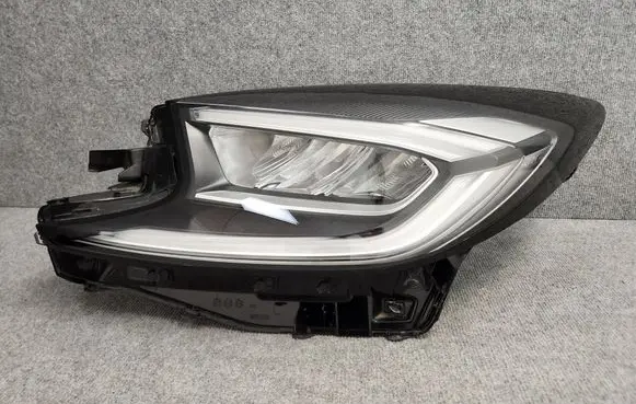 Toyota Aygo X Headlight/headlamp 0H33SCZ 0H33