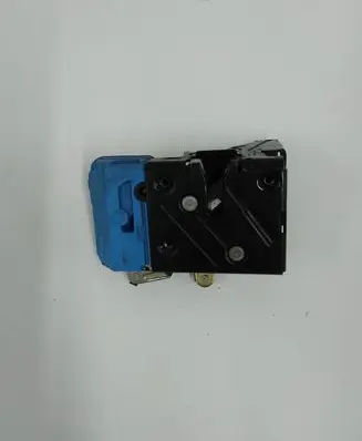 Volvo XC90 Front door lock 8650545