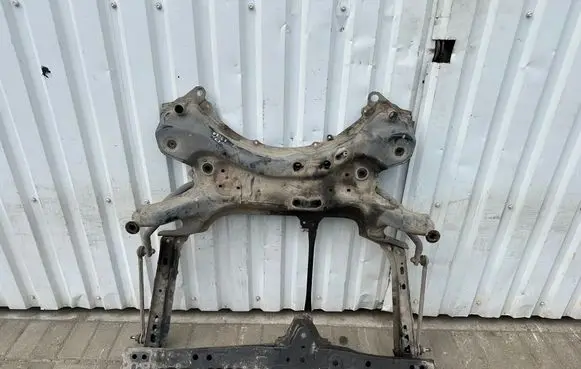 Lexus CT 200H Front subframe