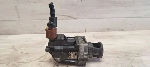 Opel Insignia A EGR valve 55566052
