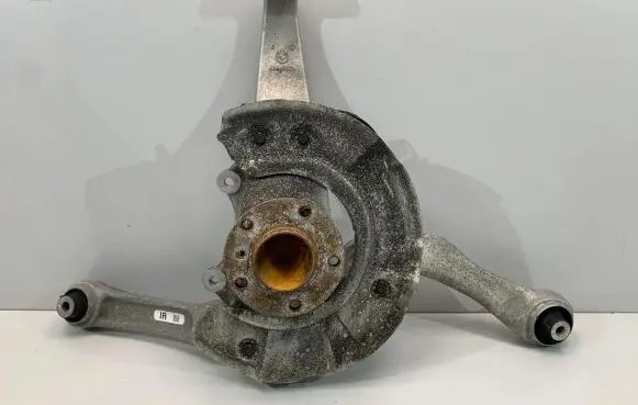 BMW 5 F10 F11 Front wheel hub spindle knuckle 6775770