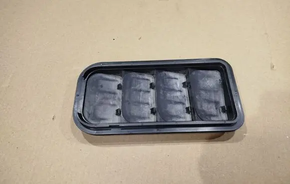 Man TGE 1gen Quarter panel pressure vent 7N0819465F 7N0819465