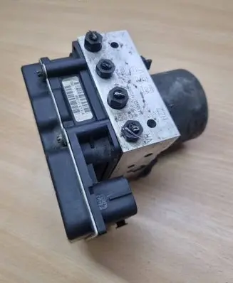 Audi A6 S6 C6 4F ABS Pump 4F0614517A 4F0910517E