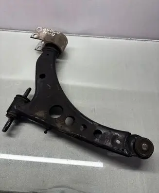 Opel Insignia B Front lower control arm/wishbone 84196829