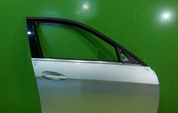 Mercedes-Benz E W212 Front door PRZOD XP262