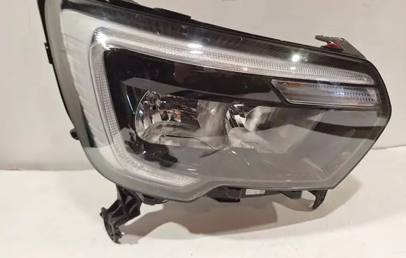 Renault Master III Headlight/headlamp 260105567R