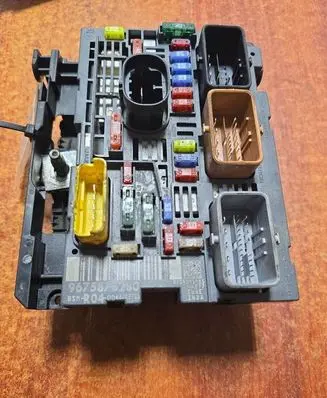 Citroen Berlingo Fuse box set 9675878280