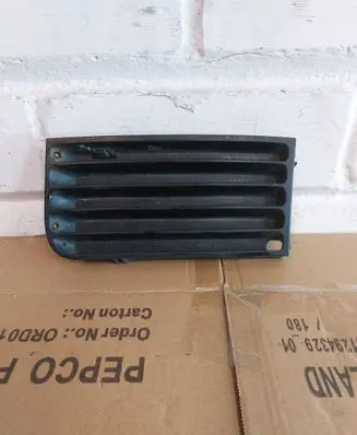 Audi A8 S8 D2 4D Front bumper lower grill 4D0853665