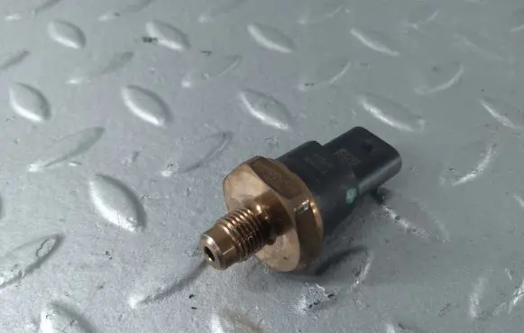 Mercedes-Benz A W177 Fuel pressure sensor 2829050100 A2829050100