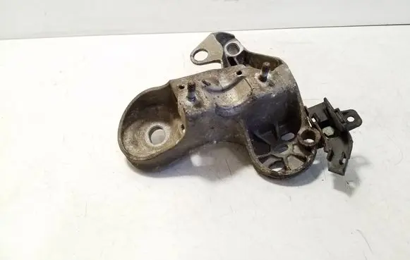 Audi A4 S4 B6 8E 8H Engine mounting bracket 8E0199352F