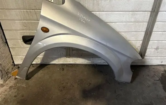 Chrysler Voyager Fender