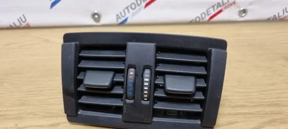 BMW 1 F20 F21 Rear air vent grill 9207330