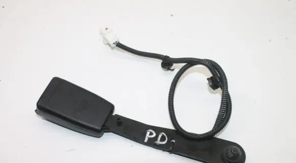 Honda Insight Front seatbelt buckle