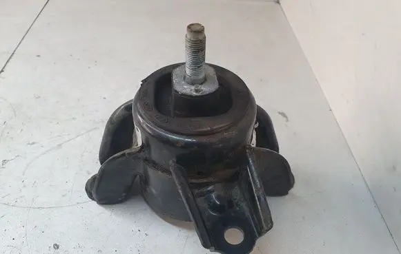 Hyundai i30 Engine mount bracket 21810A5500