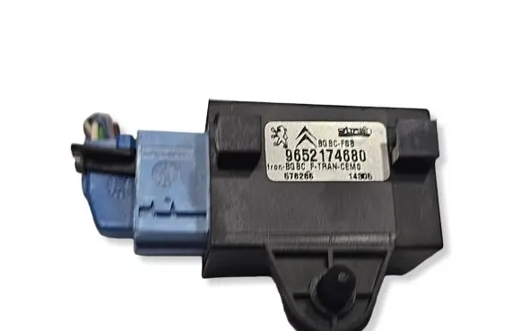 Peugeot 407 Seat heating relay 9652174680