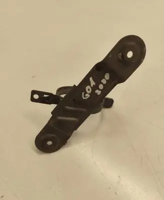 Radiator mount bracket