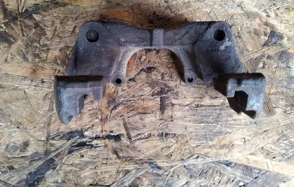 Volkswagen Transporter - Caravelle T5 Front Brake Caliper Pad/Carrier 