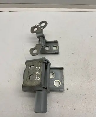 Renault Zoe Front door upper hinge 