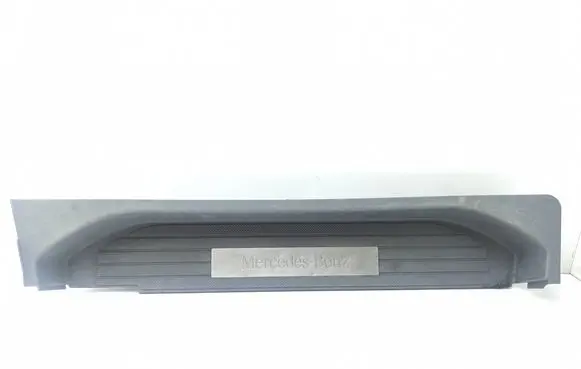 Mercedes-Benz Vito Viano W639 Rear sill trim cover P0099420