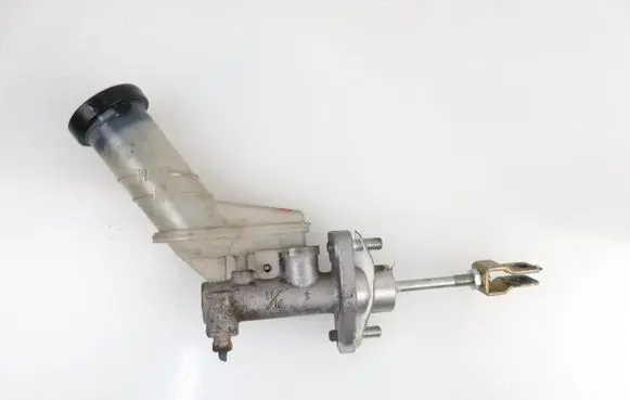 Suzuki Liana Clutch master cylinder 
