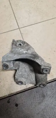 Audi Q7 4L Engine mounting bracket 7L6199308B