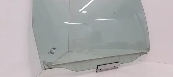 Volvo V70 Rear door window glass