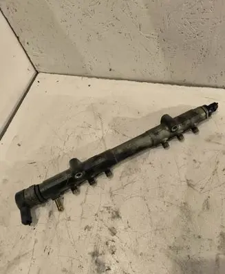 Volvo V70 Fuel main line pipe 30757146 0445215023