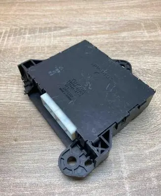 Toyota Prius (XW20) Air conditioning/heating control unit 8865047051 Broken
