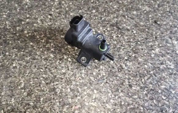 Citroen C5 Turbo solenoid valve 9652862380