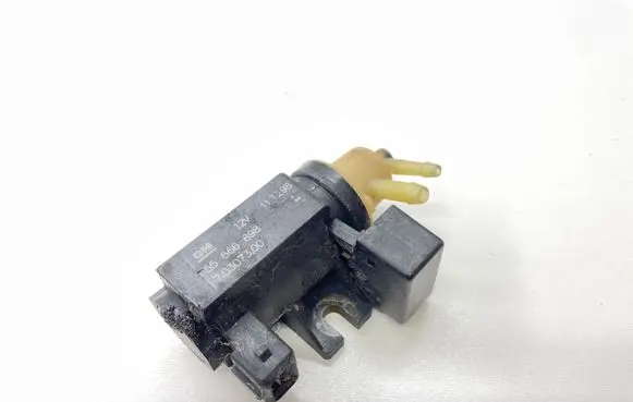 Opel Astra J Vacuum valve 55566898