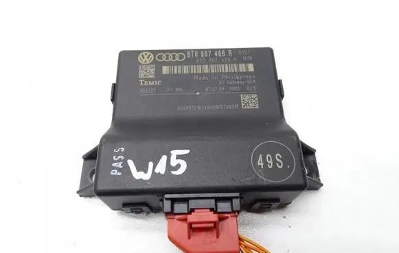 Audi A5 8T 8F Gateway control module 8T0907468R