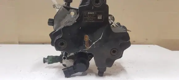 Volvo XC90 Fuel injection high pressure pump 0445010111 30756125 0928400573