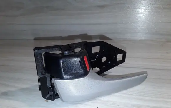 Toyota Prius (XW30) Front door interior handle