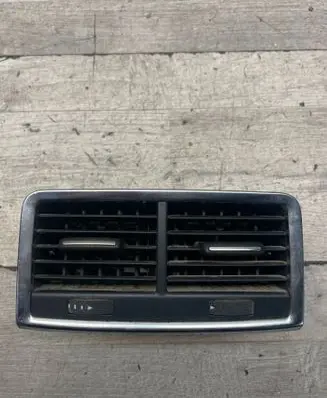 Audi Q7 4L Dash center air vent grill 4L0819203J
