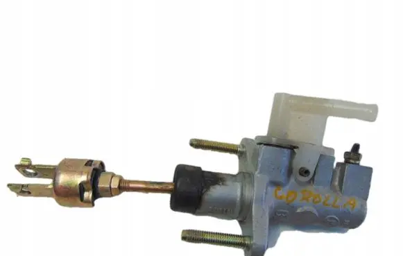 Toyota Corolla E120 E130 Clutch slave cylinder 