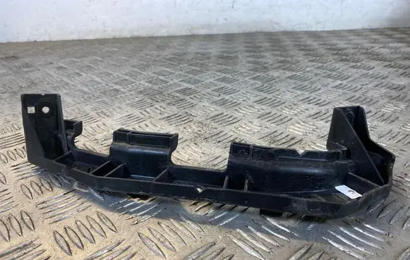 Hyundai i30 Headlight/headlamp mounting bracket ET029E