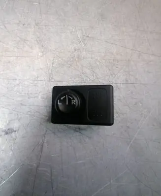 Nissan Primera Wing mirror switch