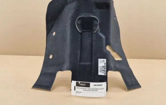 Volvo XC40 Trunk/boot mat liner 323631463369