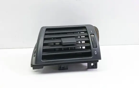 BMW 3 E46 Dashboard side air vent grill/cover trim 8361897