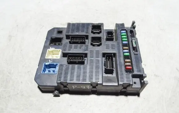Peugeot 308 Comfort/convenience module 9663798180 BSI2004P0200