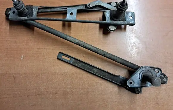 Mercedes-Benz SL R107 Front wiper linkage 1078200043