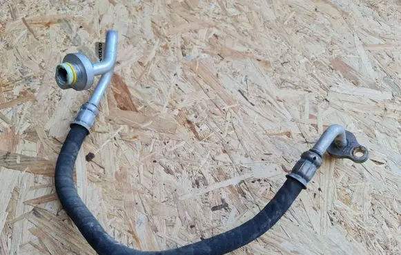 Volvo XC90 Air conditioning (A/C) pipe/hose 31369331 AEAX000548915W402