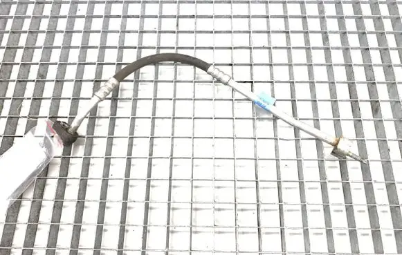 Ford Focus Air conditioning (A/C) pipe/hose F1F119D567AB