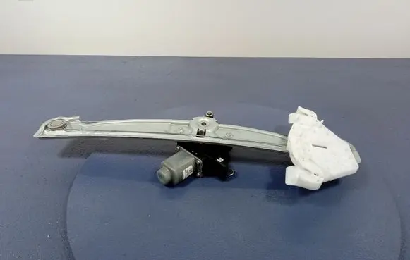 Hyundai Tucson IV NX4 Front door window regulator with motor 82402-N7010