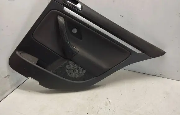 Volkswagen Jetta V Rear door card panel trim
