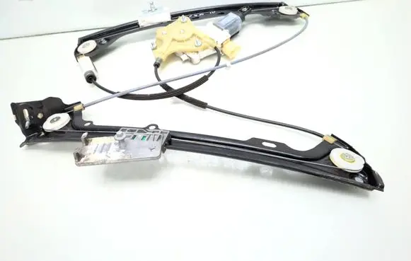 BMW 3 E92 E93 Front door window regulator with motor 0130822402 7191117 7193455