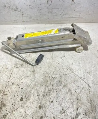 Audi A6 S6 C6 4F Lift Jack 4F0011031