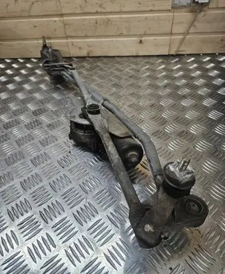 BMW 5 E39 Front wiper linkage and motor 