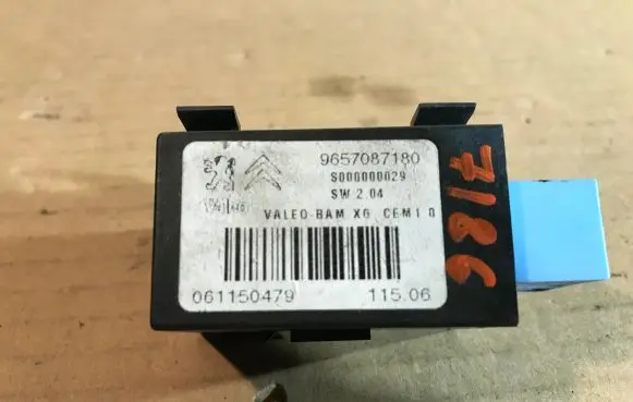 Citroen C6 Seat heating relay 9657087180